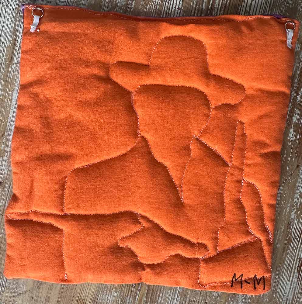 "Lila Quilt Eastwood" är ett konstverk av Moa-Matilda Nilsson. Det är digitaltryck på polyester, med quiltning och broderi gjort 2025 i ett unikt exemplar och mäter 18 x 19 cm.