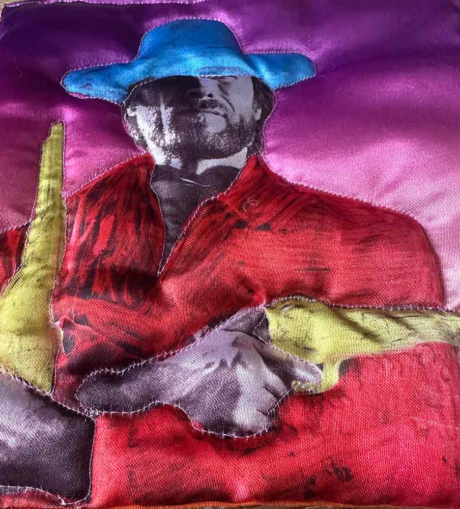 "Lila Quilt Eastwood" är ett konstverk av Moa-Matilda Nilsson. Det är digitaltryck på polyester, med quiltning och broderi gjort 2025 i ett unikt exemplar och mäter 18 x 19 cm.