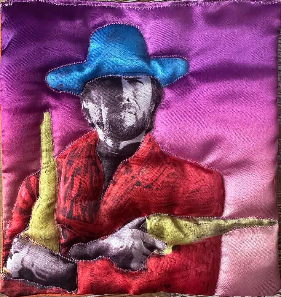 "Lila Quilt Eastwood" är ett konstverk av Moa-Matilda Nilsson. Det är digitaltryck på polyester, med quiltning och broderi gjort 2025 i ett unikt exemplar och mäter 18 x 19 cm.